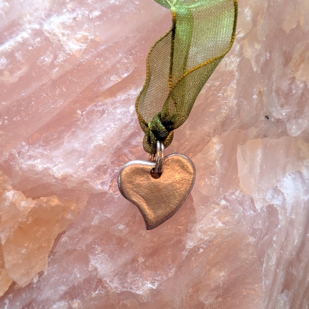 Handmade silver Heart pendant silk ribbon necklace - Picture 1 of 6